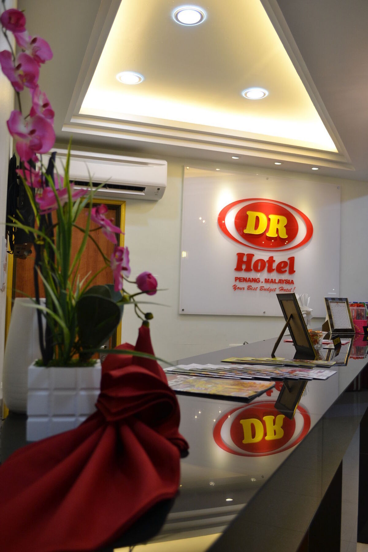 Dr Hotel Баян Лепас Екстериор снимка